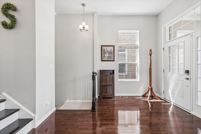 33 N Lincoln Lane, Arlington Heights, IL 60004