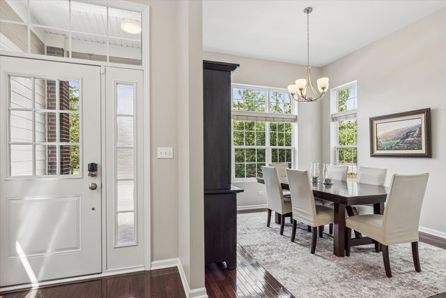 33 N Lincoln Lane, Arlington Heights, IL 60004
