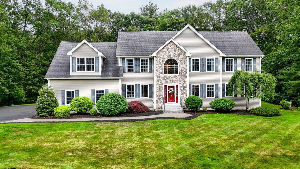 17 Cardiff Road, Windham, NH 03087