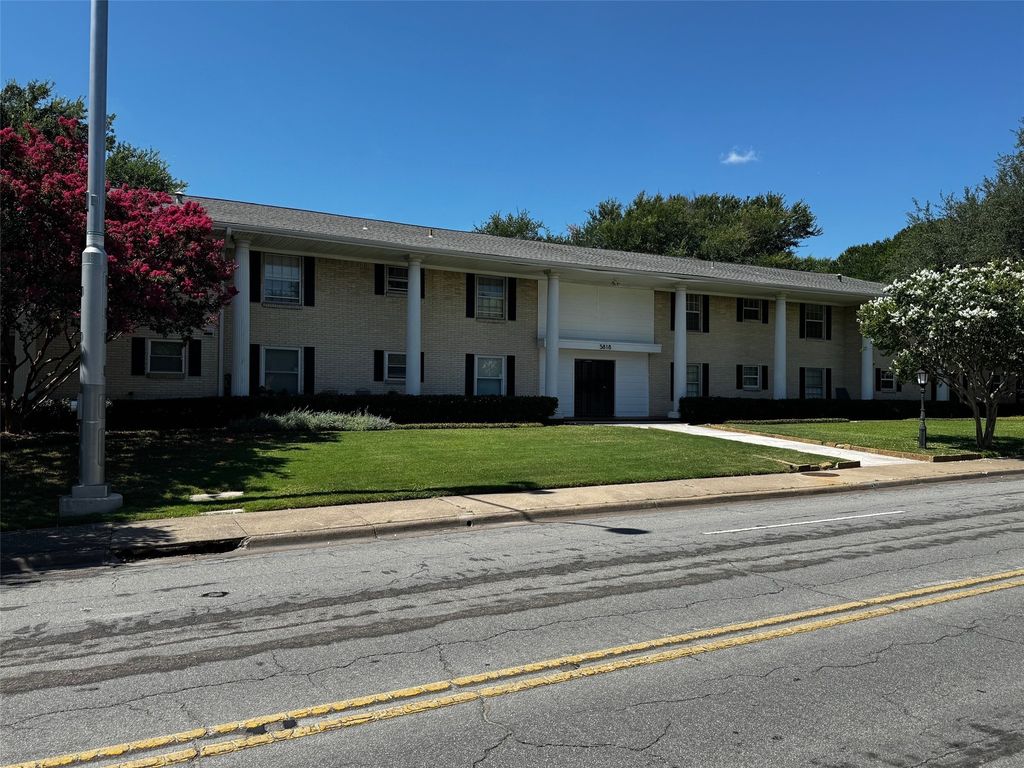 5818 E University Boulevard 207, Dallas, TX 75206