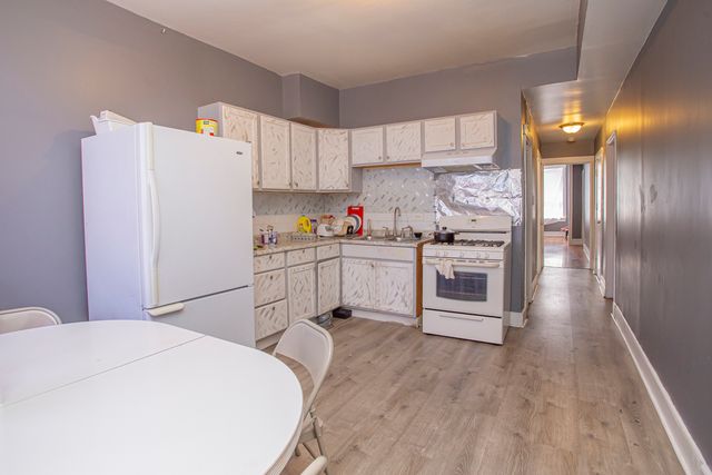 3810 W Ohio Street, Chicago, IL 60624