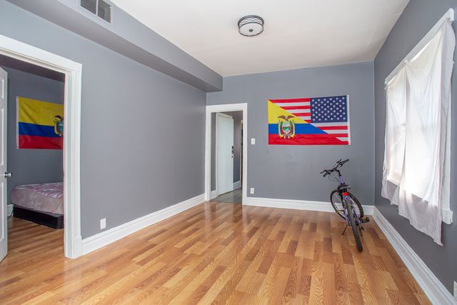 3810 W Ohio Street, Chicago, IL 60624