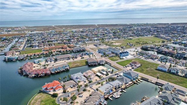 15410 Grass Cay Ct, Corpus Christi, TX 78418