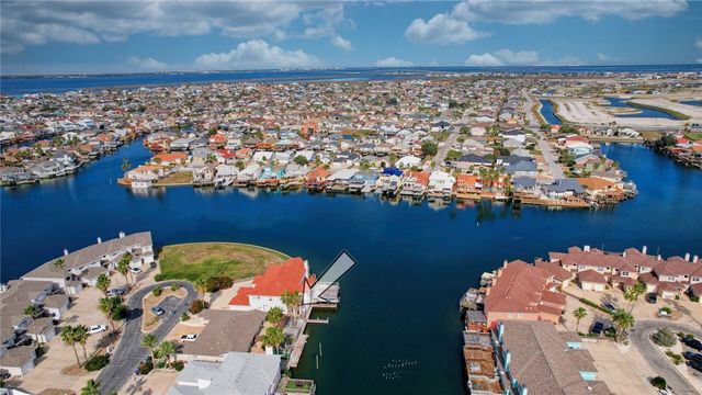 15410 Grass Cay Ct, Corpus Christi, TX 78418