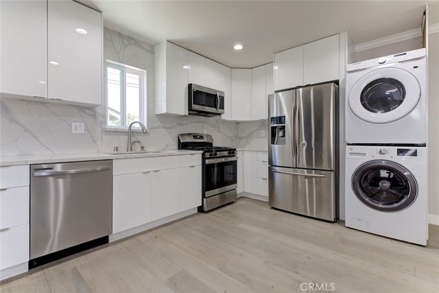 9261 Lev, Arleta, CA 91331