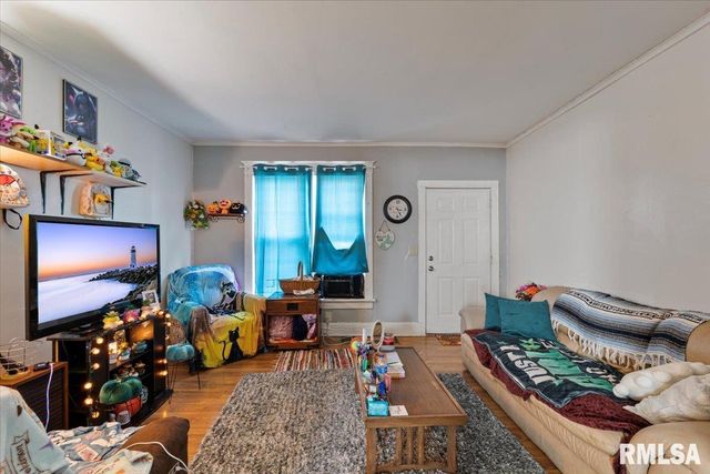 2502 ROCKINGHAM Road, Davenport, IA 52802