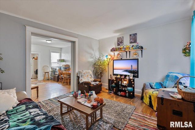 2502 ROCKINGHAM Road, Davenport, IA 52802