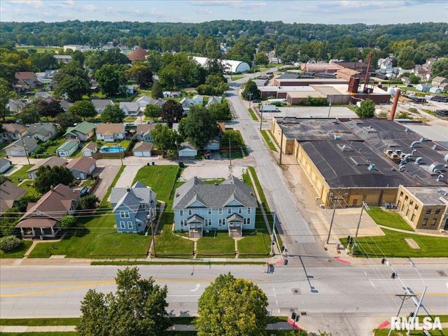 2502 ROCKINGHAM Road, Davenport, IA 52802