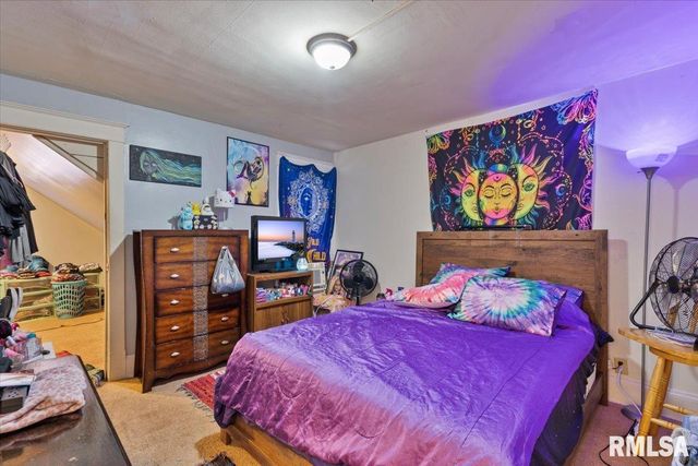 2502 ROCKINGHAM Road, Davenport, IA 52802