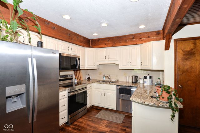 1085 Waterford Drive, Greenwood, IN 46142