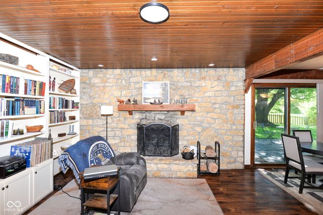 1085 Waterford Drive, Greenwood, IN 46142