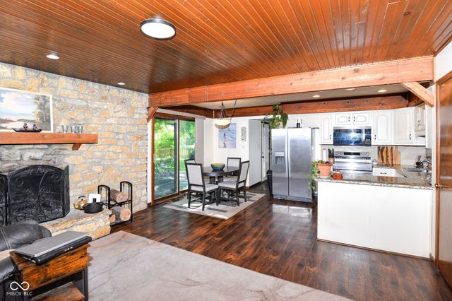 1085 Waterford Drive, Greenwood, IN 46142