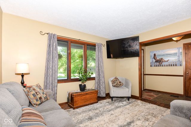 1085 Waterford Drive, Greenwood, IN 46142