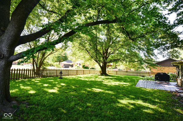 1085 Waterford Drive, Greenwood, IN 46142