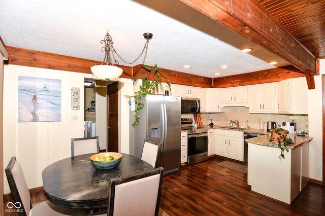 1085 Waterford Drive, Greenwood, IN 46142