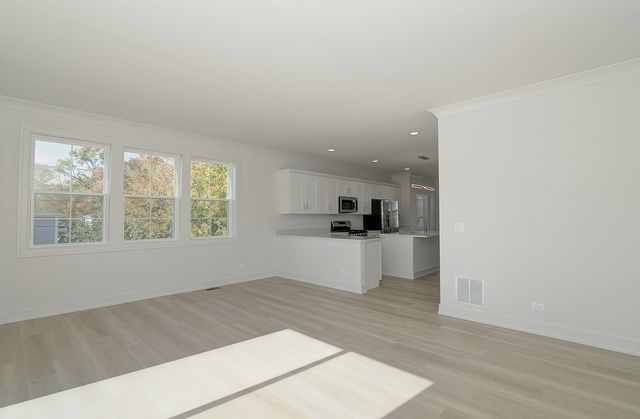 214 Walnut Street N E, Bensenville, IL 60106