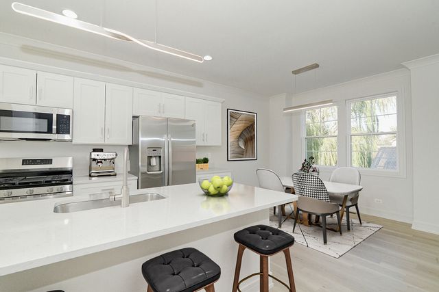 214 Walnut Street N E, Bensenville, IL 60106