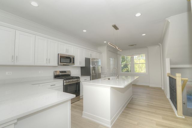 214 Walnut Street N E, Bensenville, IL 60106