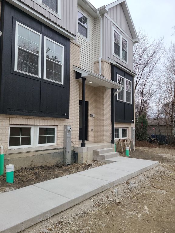 214 Walnut Street N E, Bensenville, IL 60106