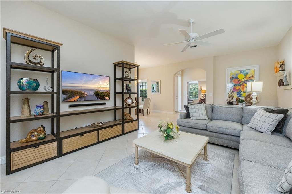 913 Vistana CIR 7, NAPLES, FL 34119 — photo 3