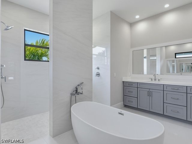 67 Willowick DR, Naples, FL 34110