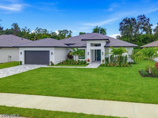 67 Willowick DR, Naples, FL 34110