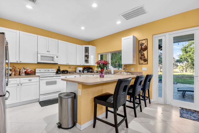 6713 Eagle Ridge Drive, Greenacres, FL 33413