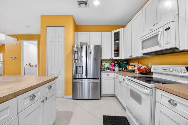 6713 Eagle Ridge Drive, Greenacres, FL 33413