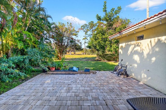 6713 Eagle Ridge Drive, Greenacres, FL 33413