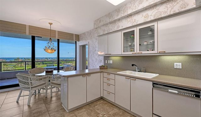 545 SANCTUARY DRIVE B605, Longboat Key, FL 34228