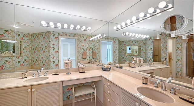 545 SANCTUARY DRIVE B605, Longboat Key, FL 34228