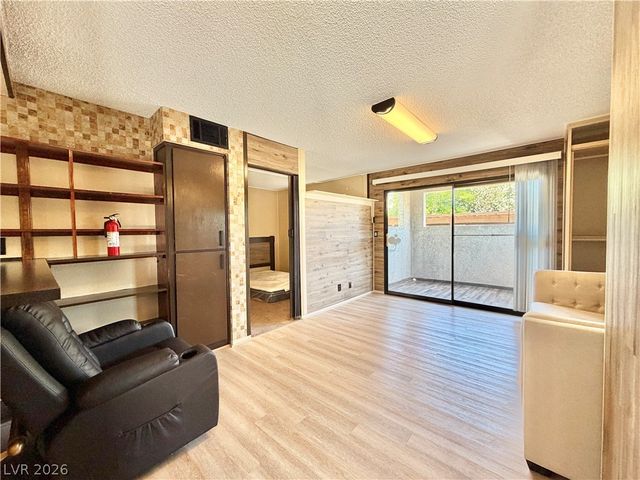 4360 Gannet Circle 21, Las Vegas, NV 89103