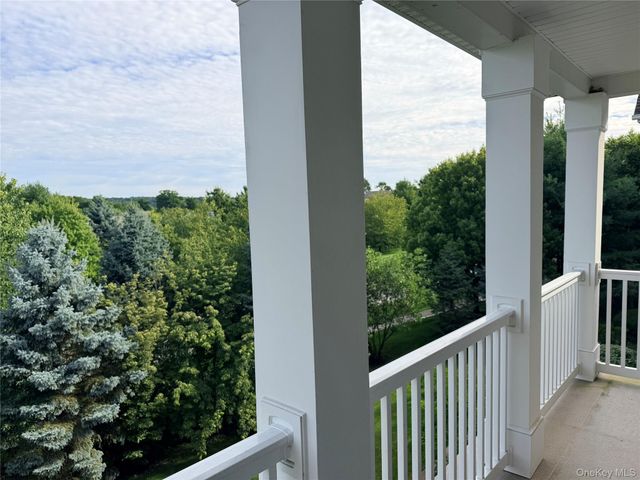 416 Saratoga Lane, Fishkill, NY 12524