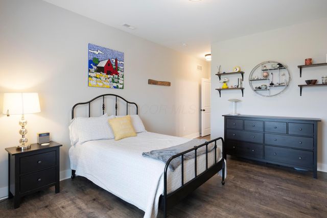 7030 Hanbys Loop, New Albany, OH 43054