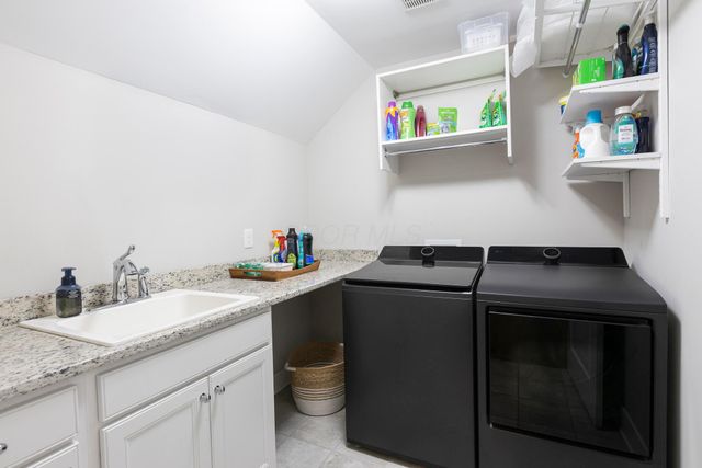 7030 Hanbys Loop, New Albany, OH 43054