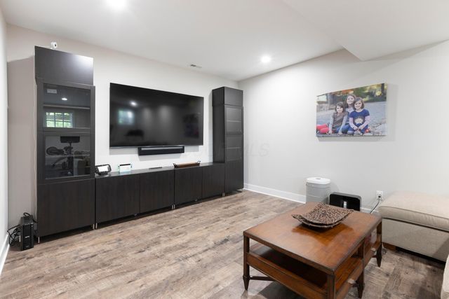 7030 Hanbys Loop, New Albany, OH 43054