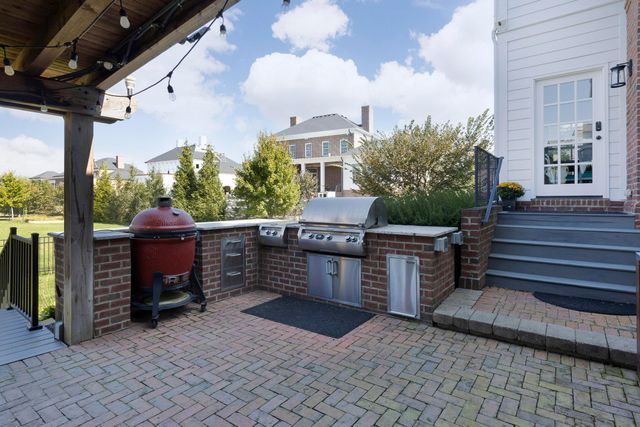 7030 Hanbys Loop, New Albany, OH 43054