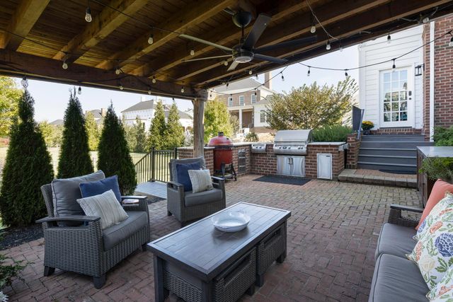 7030 Hanbys Loop, New Albany, OH 43054