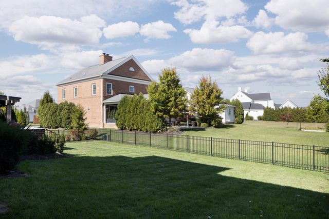 7030 Hanbys Loop, New Albany, OH 43054