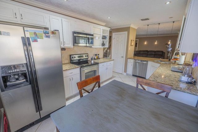 11918 Dorrance Lane, Meadows Place, TX 77477