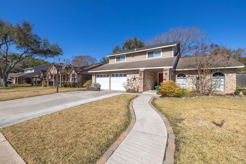11918 Dorrance Lane, Meadows Place, TX 77477