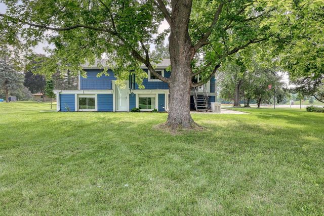 W226N8019 Longview DRIVE, Lisbon, WI 53089