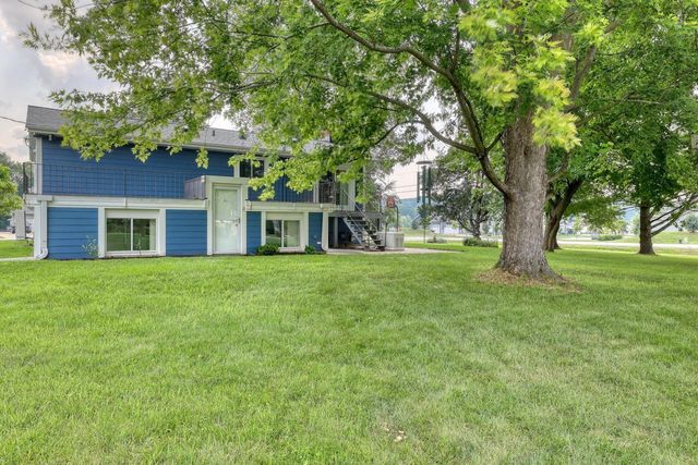 W226N8019 Longview DRIVE, Lisbon, WI 53089