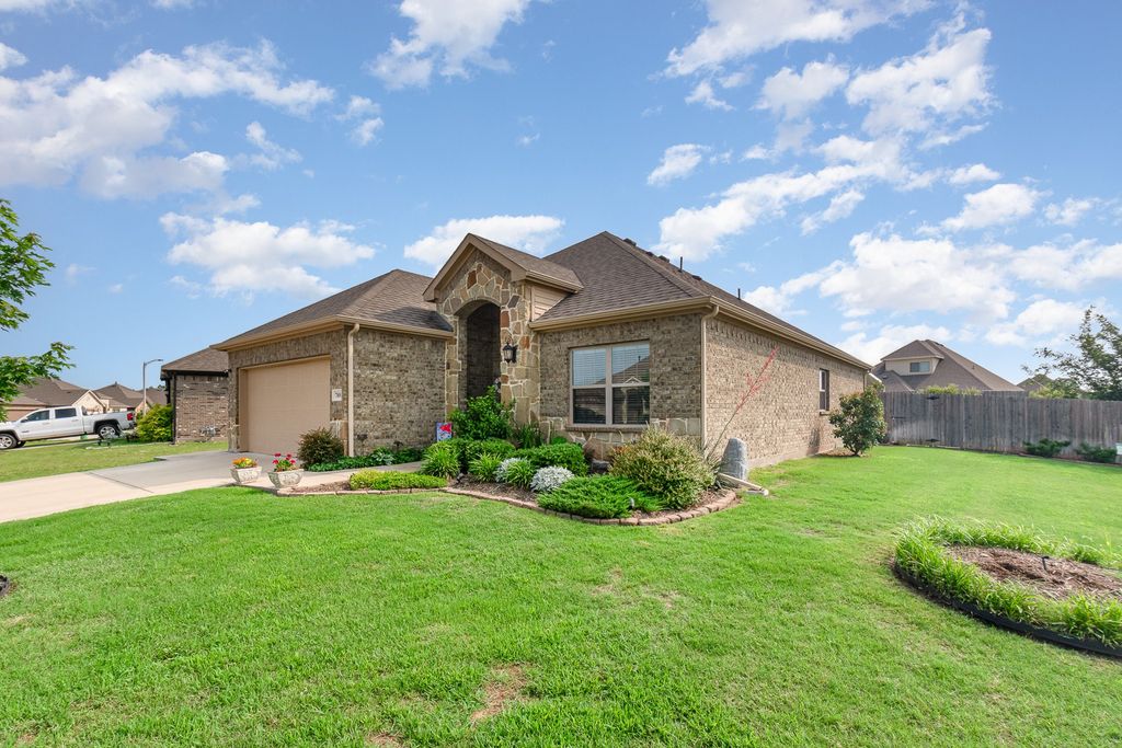 7800 Cypress Drive, Greenville, TX 75402