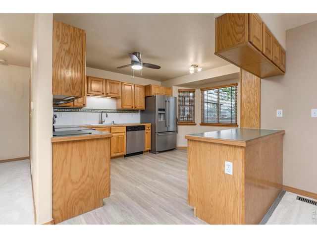 2517 Falcon Dr, Longmont, CO 80503