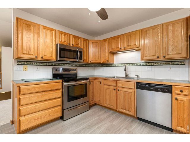 2517 Falcon Dr, Longmont, CO 80503