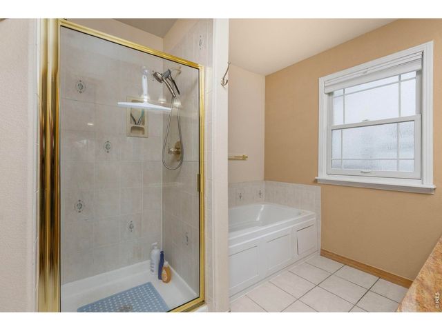 2517 Falcon Dr, Longmont, CO 80503