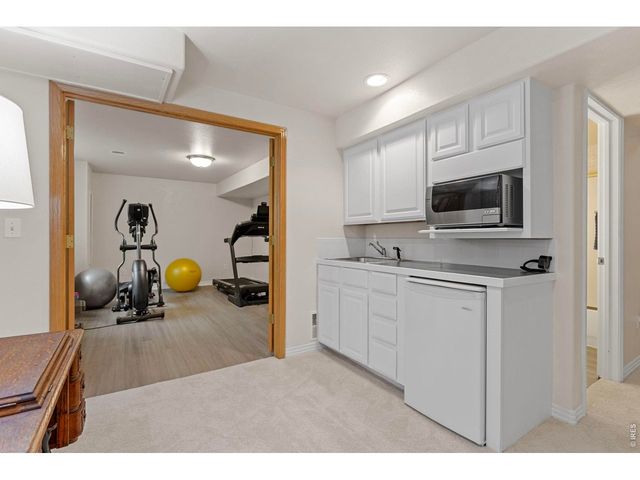 2517 Falcon Dr, Longmont, CO 80503