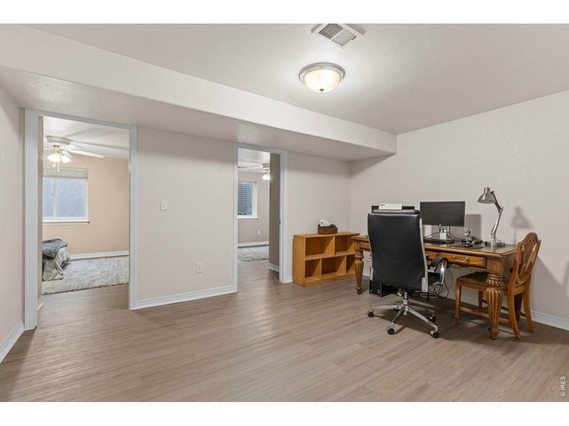 2517 Falcon Dr, Longmont, CO 80503