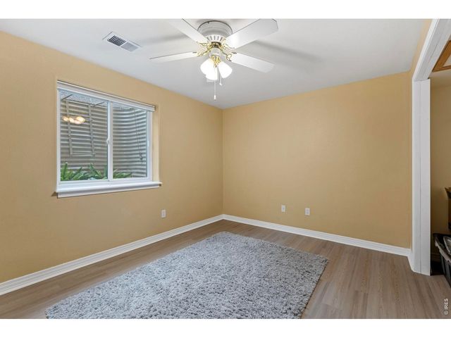 2517 Falcon Dr, Longmont, CO 80503